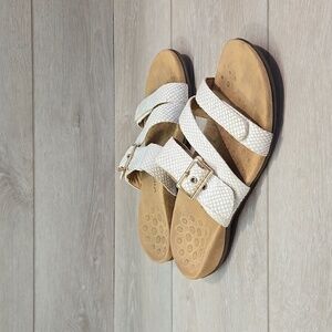 Vionic Women Strappy Sandals Flats shoes sz 7